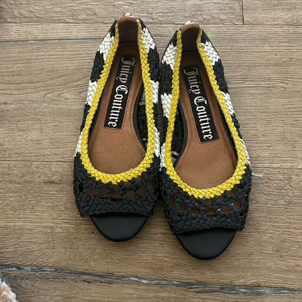 Juicy Couture prima woven leather open toe flats